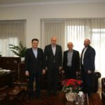 περιφερειάρχης με εκπροσώπους ταπ