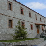 ΚΑΠΝΟΜΑΓΑΖΟ ΑΜΥΓΔΑΛΕΩΝΑ (2)