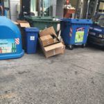 Ξεχειλεισμένοι γαλάζιοι κάδοι οδ. Ομόνοιας