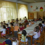 ΣΤΑΘΗΣ ΣΤΟΥΣ ΠΑΙΔΙΚΟΥΣ ΣΤΑΘΜΟΥΣ (4)