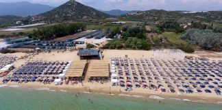 Στις παραλίες που λειτουργούν beach bar, πρέπει να απασχολούν τους ναυαγοσώστες οι επιχειρηματίες