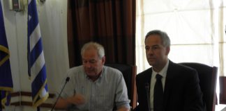 Ο Κ. Πεφάνης, έχει την εντύπωση πως απευθύνεται σε “σχολιαρόπαιδα” και απειλεί τους δημοτικούς συμβούλους, ότι θα τους αποβάλλει από τις συνεδριάσεις του δημοτικού συμβουλίου;