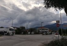 Δεν υπάρχουν φωτεινοί σηματοδότες και διαγραμμίσεις σε (επικίνδυνες) διασταυρώσεις δρόμων στον Λιμένα Θάσου