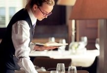 Οι εργαζόμενοι στον επισιτισμό και τον τουρισμό κάνουν στάση εργασίας