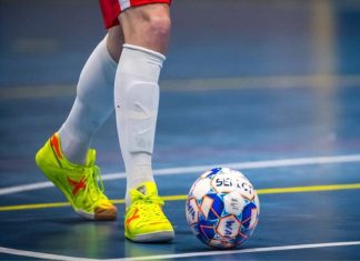 Θα παίξουν ποδόσφαιρο στην «σάλα» για φιλανθρωπικό σκοπό