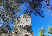 Πληγώνει τον περιπατητή μία περιδιάβαση κατά μήκος του αρχαίου τείχους στην Θάσο