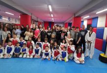 Εκπαιδευτικοί και μαθητές προγράμματος Erasmus έμαθαν τεχνικές του ΤΑΕΚΒΟΝΤΟ από τον Χ. Παλτόγλου