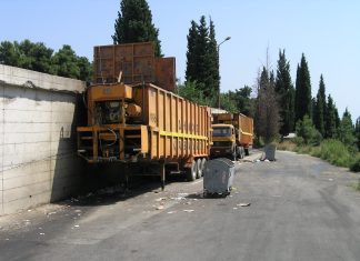 Μοτοσυκλετιστής συγκρούστηκε με απορριμματοφόρο στο Περιγιάλι Καβάλας
