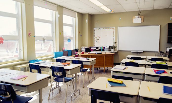 ΑΙΘΟΥΣΑ-ΣΧΟΛΕΙΟΥ