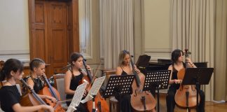 Χειροκροτήθηκαν θερμά μαθητές και καθηγητές στην καλοκαιρινή συναυλία του Ωδείου «Νεάπολις»