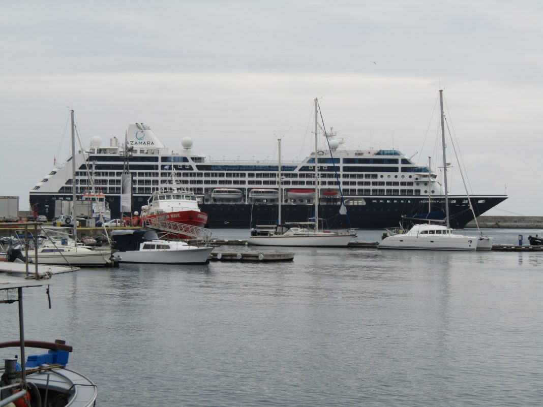 AZAMARA PURSUIT (1)