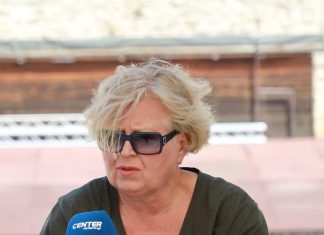 Θα τελειώσει η παρέμβαση στον φάρο της Παναγίας, κυρία Δαδάκη;