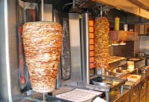 Η «Οικονομική Αστυνομία» έκανε «έφοδο» σε αναψυκτήριο, γυράδικο και καφέ με ηλεκτρονικά παιχνίδια στην Καβάλα