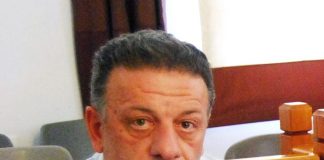 Εσείς έχετε αγωνία τι θα κάνει ο Νίκος Ξανθόπουλος;