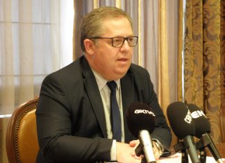 Υπάρχει ρύπανση εδάφους και υδάτων στο Ερατεινό;