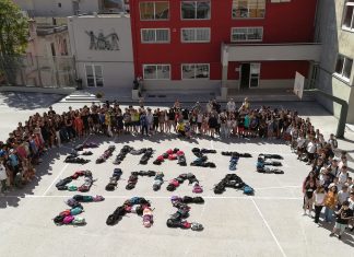 Είμαστε δίπλα σας!