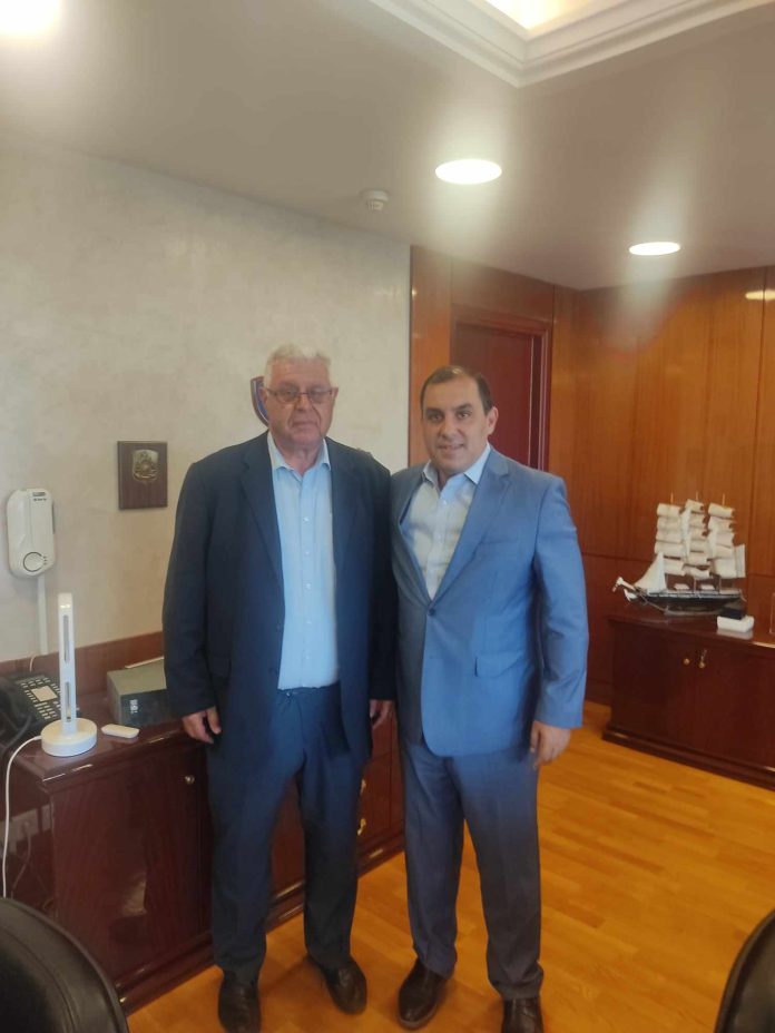 ΦΩΤΟ ΜΕ ΚΑΤΣΑΦΑΔΟ