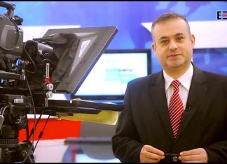 Ο δημοσιογράφος, Γιάννης Χατζηεμμανουήλ, εύχεται καλή επιτυχία στην Μ. Βαρύτη και σχολιάζει την απουσία της από την τηλεμαχία, με μία φράση του Σωκράτη!