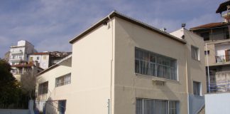 Η Ένωση συλλόγων γονέων ζήτησε την μετεγκατάσταση του ειδικού νηπιαγωγείου, ο “Κ.Τ.” προτείνει να εξεταστούν τα άδεια κτήρια του 1ου (στην Παναγία) και του 10ου δημοτικού σχολείου (απέναντι από το Δημαρχείο Καβάλας)