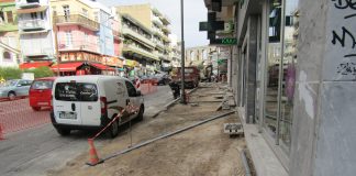 Δεν τελείωσε το δεύτερο πεζοδρόμιο στην οδό Κουντουριώτου