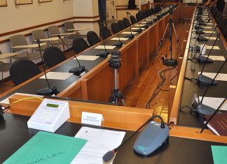 Δήμος Καβάλας: «Έπεσε η αυλαία» στο δημοτικό συμβούλιο, με συγκινητικό αποχαιρετισμό των διαχρονικών δημοτικών συμβούλων