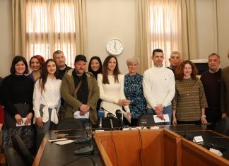 Ο Δήμος Καβάλας βράβευσε έξι καταστήματα για την γιορτινή βιτρίνα τους