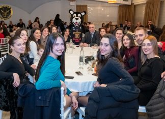 Η οικογένεια των «Πανθήρων» έκοψε βασιλόπιτα