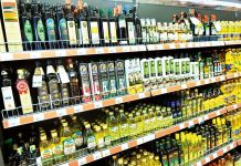 Έκλεψε είδη ένδυσης και τροφίμων από τοπικές επιχειρήσεις