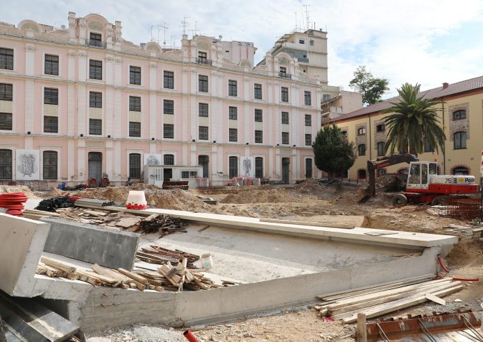 πλατεία καπνεργάτη έργο