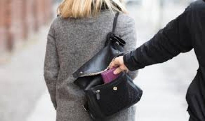 τσάντα πορτοφόλι