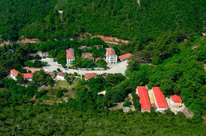 ΛΟΥΤΡΑ ΕΛΕΥΘΕΡΩΝ