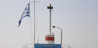 Δεν κατεδαφίστηκε η βάση του φάρου μετά από 14 έτη