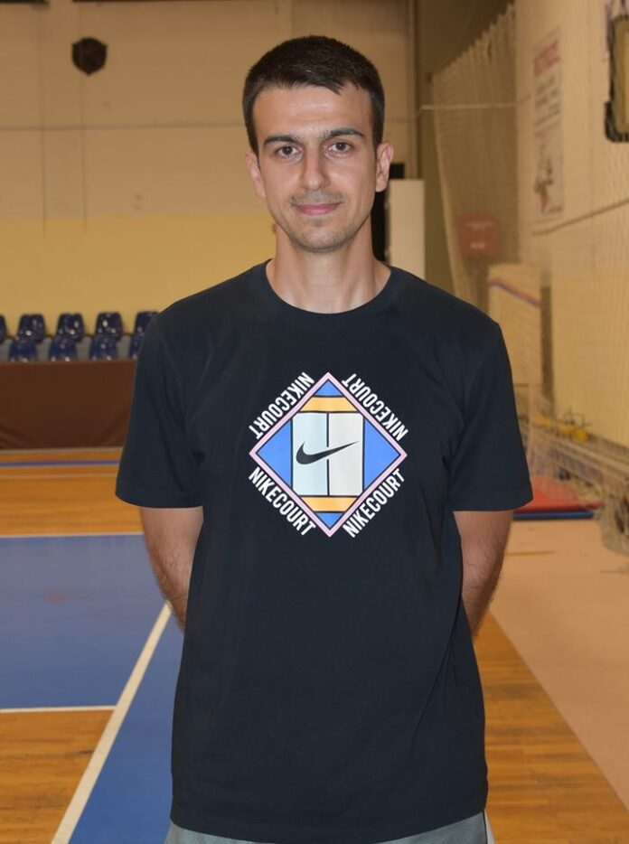 βαγγέλης καρατσομπάνης