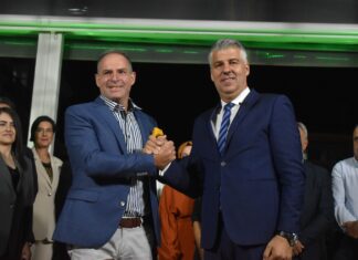 Ο σύμβουλος για θέματα αλιείας της Περιφέρειας Ανατολικής Μακεδονίας-Θράκης, είναι απόφοιτος του Αμερικανικού Κολλεγίου Θεσσαλονίκης και του American University of Rome
