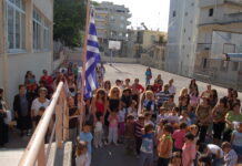 Δεν είναι λογικό, δύο μήνες πριν από την έναρξη της σχολικής περιόδου, να γίνει μεταβολή των ορίων των σχολικών περιφερειών