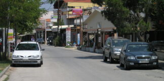 Ερίζουν για τον παραλιακό δρόμο στην Κεραμωτή