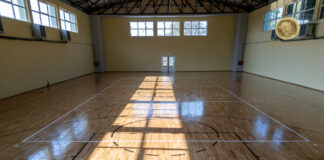 Μπήκε ξύλινο δάπεδο στο σχολικό γυμναστήριο των Κρηνίδων