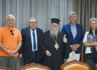 Περιφέρεια Ανατολικής Μακεδονίας-Θράκης: Ο Χρ. Τοψίδης παρέδωσε το λεύκωμα για τα 100 έτη της Ιεράς Μητρόπολης Φ.Ν.Θ. και απεύθυνε χαιρετισμό στο πανελλήνιο συνέδριο των Λυκείων Ελληνίδων στην Καβάλα