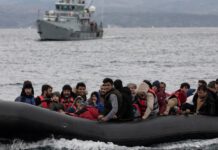 Έχει το Υπουργείο μετανάστευσης και ασύλου να δώσει 800.000 ευρώ για να συντηρηθούν οι πυλώνες φωτισμού στο στάδιο “Ανθή Καραγιάννη”, αλλά δεν έχει χρήματα για την μεταφορά της δομής φιλοξενίας μεταναστών εκτός της Καβάλας!