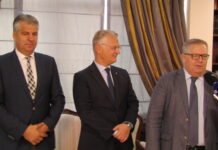 Ο Χρ. Τοψίδης ενδιαφέρθηκε για την Αλεξανδρούπολη και την Σαμοθράκη. Ο Θόδ. Μαρκόπουλος δεν ασχολείται με την Καβάλα και την Θάσο. Τα υδροπλάνα θα πετάξουν πρώτα πάνω από το Θρακικό πέλαγος