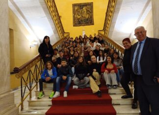 1ο Γυμνάσιο Καβάλας: Μαθητές και εκπαιδευτικοί παρακολούθησαν συνεδρίαση της ολομέλειας της Βουλής των Ελλήνων