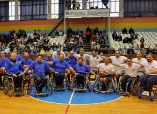 Οι εργαζόμενοι στην υπεραγορά «Μασούτης» έβαλαν «τρίποντο αγάπης»!