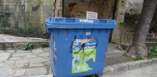 Πρέπει να πλένονται και οι μπλε κάδοι