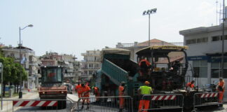 Έπρεπε να κατασκευαστεί ο κυκλικός κόμβος, για να ασφαλτοστρωθεί η οδός Κουντουριώτου!