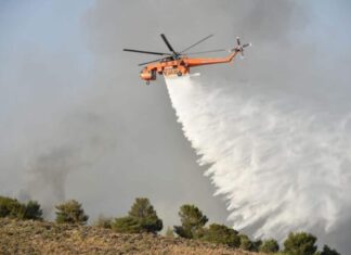 Ενισχύθηκε και με τα εναέρια μέσα, η επιχείρηση κατάσβεσης της πυρκαγιάς στην Θάσο