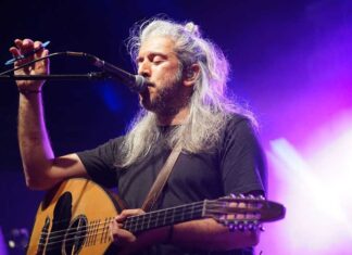 Ο Γιάννης Χαρούλης έρχεται για ένα ξέφρενο γλέντι στο αρχαίο θέατρο Φιλίππων