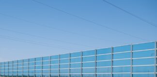 Ένα διαφανές ηχοπέτασμα ίσως σταματήσει τις αυτοκτονίες