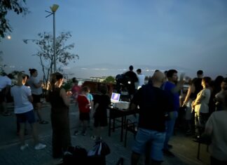 Πολίτες απόλαυσαν την παρατήρηση της έκλειψης της Σελήνης