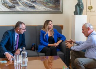 Σε λάθος πόρτα χτύπησε η Τουρκάλα εμπορική ακόλουθος