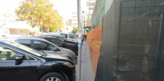 Υπάρχει πεζοδρόμιο μπροστά από τα παλιά κρεοπωλεία;